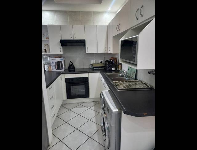 3 BEDROOM PROPERTY TO RENT IN WINCHESTER HILLS